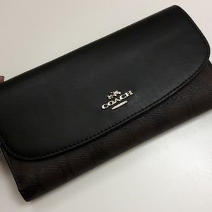 Coach Checkbook Wallet in Signature Canvas